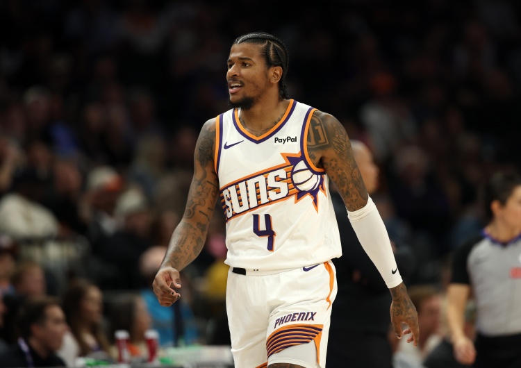 kaiyun 官网-外线开张！杰伦·格林借掩护速射三分命中 帮助球队扳平比分